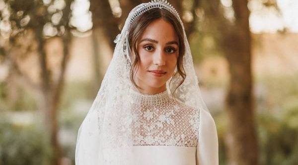 فستان زفاف الأميرة إيمان من دار 