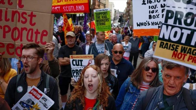 إضراب مرتقب لموظفي الإدارات الحكومية في بريطانيا
