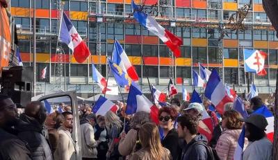 احتجاجات في باريس تطالب بخروج فرنسا من الاتحاد الأوروبي