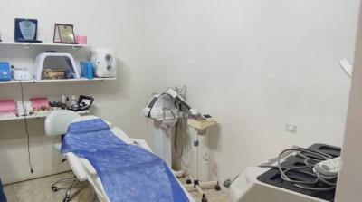 إقفال مركز تجميل غير مرخص في منطقة جل البحر – العباسية