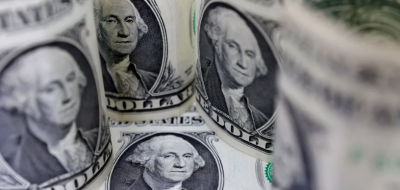 الدولار يتجه لتسجيل أسوأ أداء أسبوعي منذ يونيو