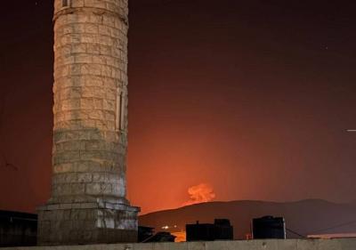 غارات عنيفة على الجنوب.. والجيش الإسرائيلي: نهاجم بنى تحتية للحزب (فيديو)
