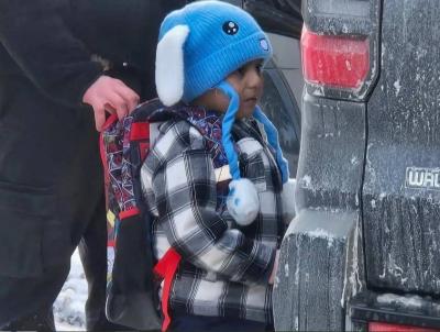 احتجاز طفل خلال حملة للهجرة يشعل غضباً واسعاً في الولايات المتحدة