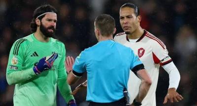 بعد خسارة ليفربول أمام بورنموث.. فان دايك يفتح النار