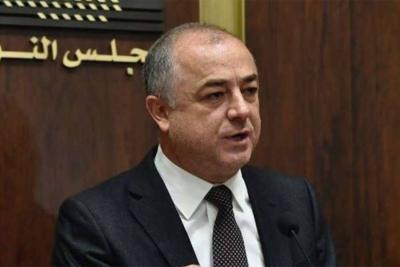 تدافع بين المحتجين والجيش.. بوصعب يلتقي المتظاهرين أمام مجلس النواب