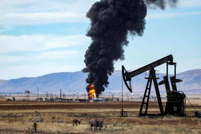 تراجع أسعار النفط مع تقييم لمخاطر الإمدادات وسط توتر بين أميركا وإيران