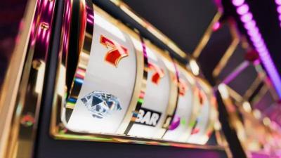 فضيحة مدوية.. جندي كشف موعد ضرب إيران على موقع للمقامرة!