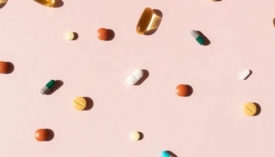 خبراء يحذرون من مخاطر 8 مكملات غذائية