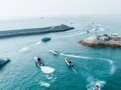 إيران تُغلق مضيق هرمز لساعات… مناورات على حافة الانفجار