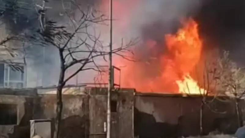 بالفيديو... حريق هائل يثير الذعر في مصر و14 سيارة إطفاء تخمد النيران