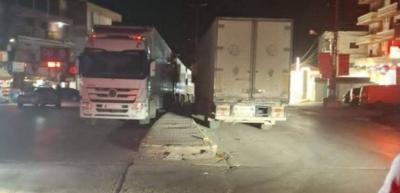 إقفال معبر المصنع أمام حركة الشاحنات اللبنانية... وتحرّك للضغط باتجاه حل عادل