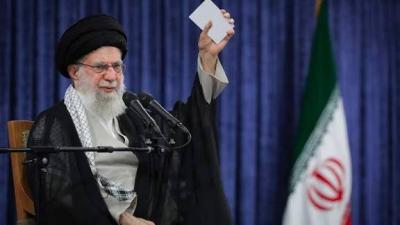 بين النفي والتحذير: روايتان متناقضتان حول الداخل الإيراني