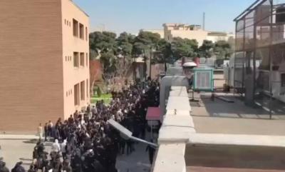 لليوم الثالث.. احتجاجات طلابية في جامعات طهران