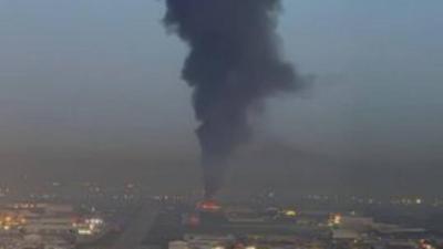 تصاعد أعمدة الدخان من مطار حرير بأربيل جراء استهدافه صاروخياً