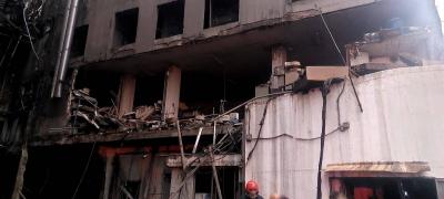 بالفيديو والصور - حريق يلتهم معمل 