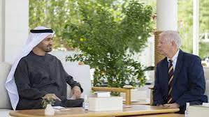 محمد بن زايد يستقبل السيناتور الأميركي ليندسي غراهام في أبوظبي