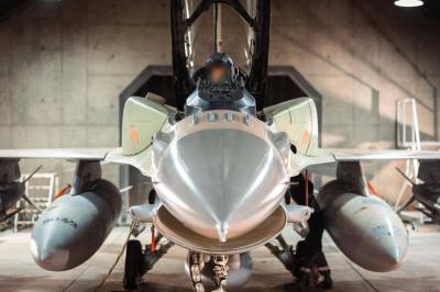 الجيش الإسرائيلي: قصفنا طائرات من طراز إف 14 للنظام الإيراني في مطار أصفهان