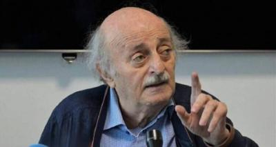 جنبلاط: قرار حظر النشاط العسكري للحزب ممتاز