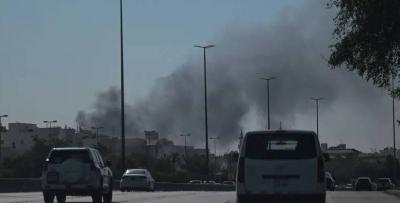 تصاعد الدخان من موقع السفارة الأميركية في الكويت