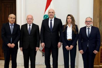 عون تابع أوضاع النازحين مع رئيس مجلس الجنوب