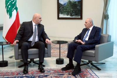 3 مخارج للسفير 