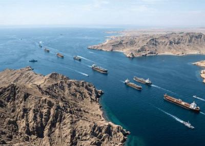 إيران تعلن قواعد جديدة في هرمز … وتتوعد الخصوم