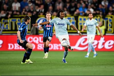 يوفنتوس يهزم أتالانتا ويقتحم المربع الذهبي