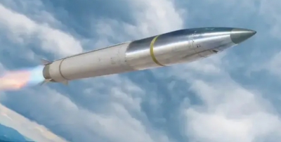 بصاروخ يستخدم لأول مرة.. واشنطن تنفي استهداف لامرد الإيرانية