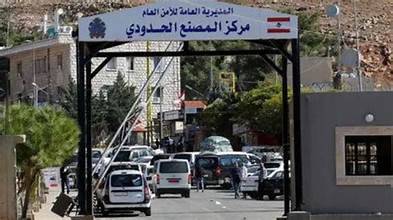 بعد تهديدات الاستهداف… الحكومة تعيد تشغيل معبر المصنع