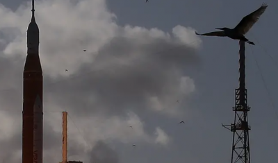 انطلاق أربعة رواد فضاء نحو القمر.. لأول مرة منذ نصف قرن