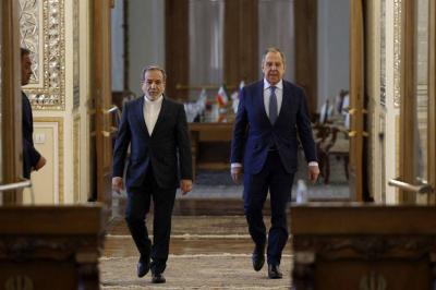 سيرغي لافروف وعباس عراقجي يبحثان أمن الملاحة في هرمز