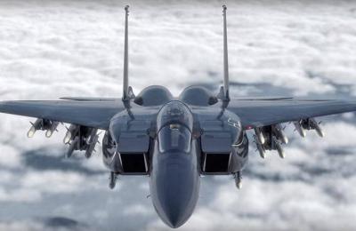 طيار نجا… وآخر مفقود: تفاصيل درامية لإسقاط طائرة أميركية في إيران