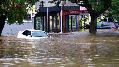 سيول مفاجئة جراء العواصف الرعدية في عاصمة نيوزيلندا
