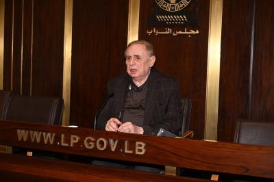 البستاني: المخزون الغذائي يكفي لأشهر