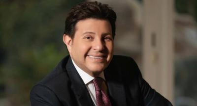 رئيس الجالية المصرية في فرنسا: هاني شاكر في حالة حرجة جداً