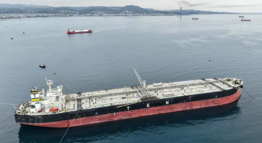 الاقتصاد الإيراني يعاني تحت وطأة الحرب والعقوبات وتضخم يقترب من 69%