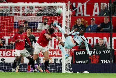 مانشستر يونايتد يهزم برنتفورد وينتزع المركز الثالث