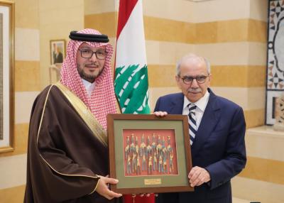 سلام يستقبل بخاري مودعا
