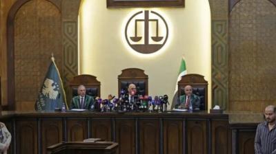 من منشق ومحكوم بالإعدام... قصة قاض عاد ليحاكم الأسد ورجاله