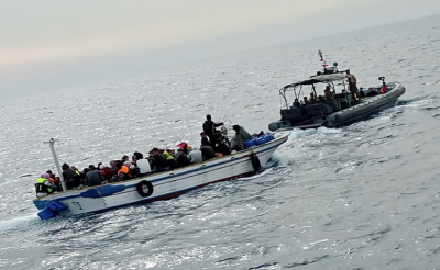 تهريب الأشخاص عبر البحر.. الجيش يلقي القبض على متورطين