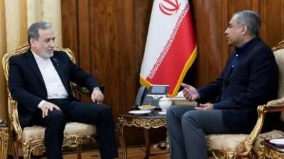 وزير داخلية باكستان يجتمع ثانية مع عراقجي... لحل الخلافات
