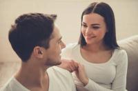 علامات حب المرأة للرجل في صمت
علامات حب المرأة للرجل في صمت
