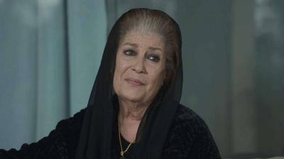 منى واصف على دراجة نارية ؟