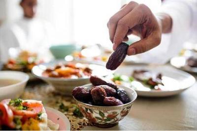 في رمضان..نصائح لتجنّب التُخمة بعد الإفطار!