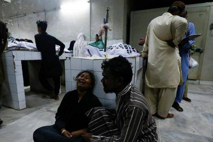 باكستان.. مقتل أطفال ونساء في تدافع على مساعدات
