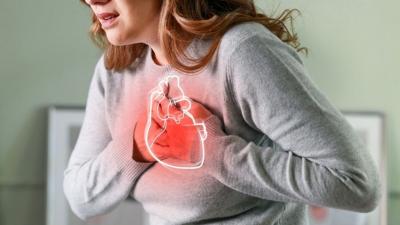 نغزات القلب المفاجئة.. متى تكون خطيرة؟