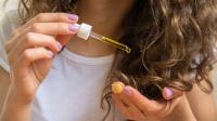 فوائد الزيوت الطبيعية للشعر
فوائد الزيوت الطبيعية للشعر