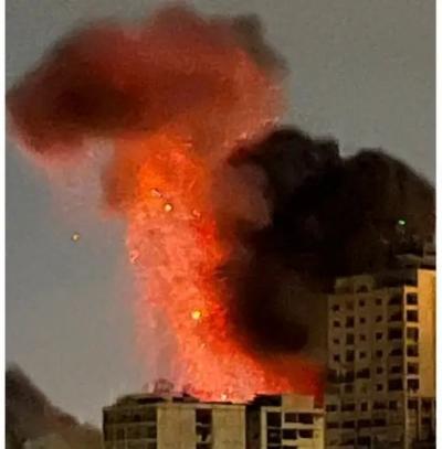 بالفيديو- غارات عنيفة تهز صور وصيدا ودمار كبير... وانذار اسرائيلي لهذه المباني
