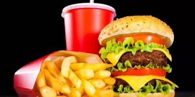 ماذا يحدث لجسمك عند حذف الوجبات السريعة لمدة شهر؟