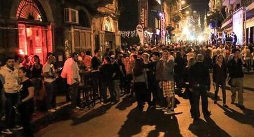 Top Nightlife Spots on Gemmayze Street, Beirut